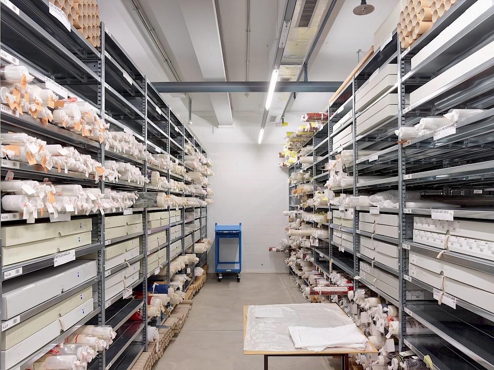 Im Textillager werden sämtliche Objekte aus textilen Materialen gelagert.