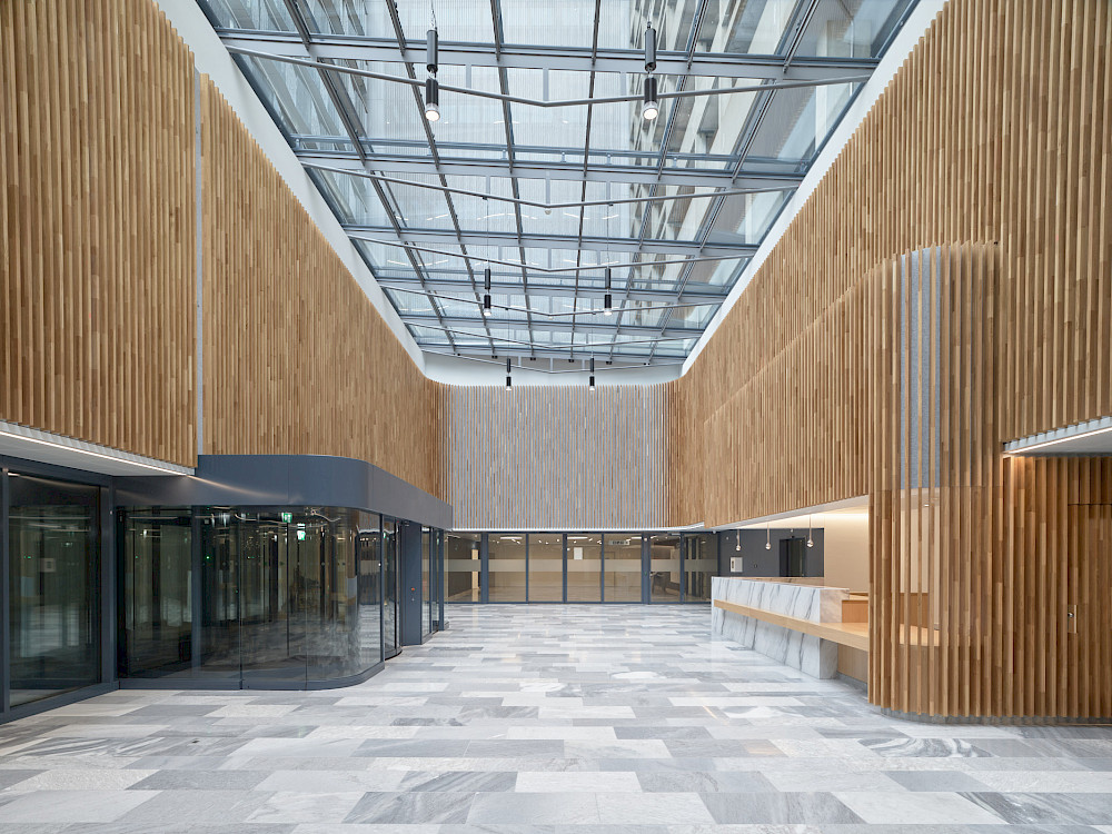 Eingangshalle und Konferenzzentrum