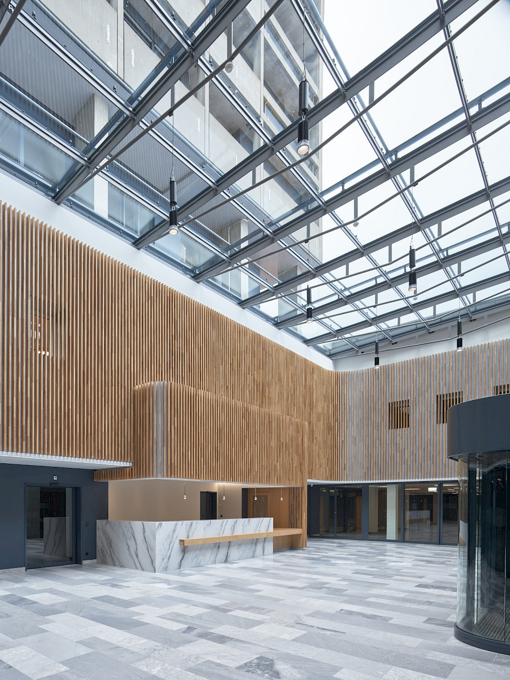 Eingangshalle und Konferenzzentrum